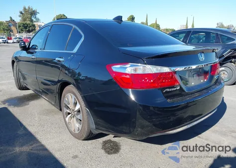 2015 Honda Accord Hybrid Touring z USA, uszkodzony, nr VIN 1HGCR6F78FA012363